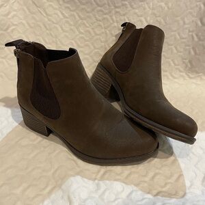 Natural Reflections Gossip Boot Heeled Double Zipper Women’s Size 9 Brown